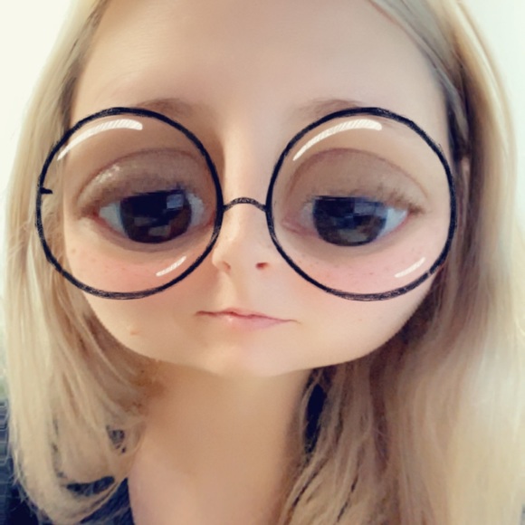 Meet your Posher, Eniko - Picture 1 of 1